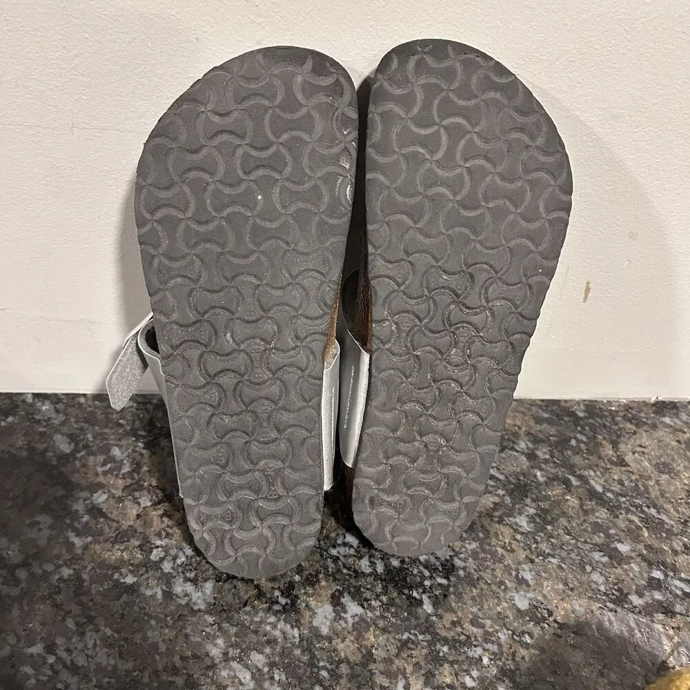 Birkenstock Gizeh Birko‑Flor Silver Thong Sandals Girls size 32